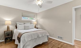 6927 FERN Ln, Annandale, VA 22003