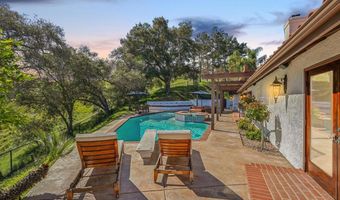707 S Live Oak Park Rd, Fallbrook, CA 92028