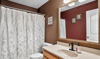 1100 Chicory Ln, Aurora, MO 65605