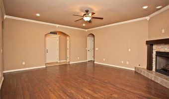 1906 Cypress St, Bentonville, AR 72713