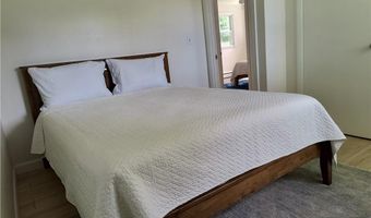 10 Reardon Dr, Middletown, RI 02842