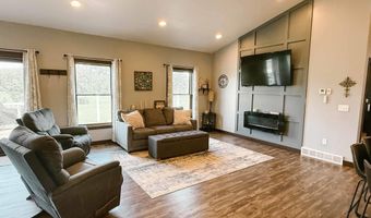 111 Arkansas Ave, Alton, IA 51003