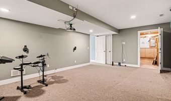 5966 Farmview Dr, Allendale, MI 49401