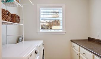7 Court Ave, Barrington, RI 02806