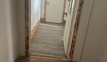 6 Henry St, Amsterdam, NY 12010