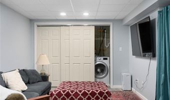 19 Narragansett Ave, Glocester, RI 02814