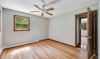 6 Victoria Dr, Colchester, CT 06415