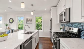 817 VARNUM St NW 3, Washington, DC 20011