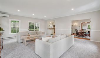 1805 ARMY NAVY Dr, Arlington, VA 22202