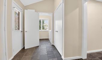 9209 VENDOME Dr, Bethesda, MD 20817