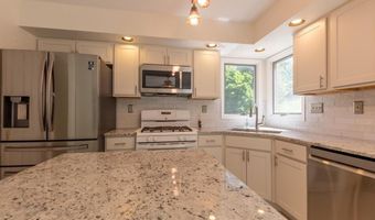 293 CHIPPENHAM Ln, Hockessin, DE 19707