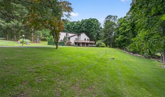 35 Greenlawn Rd, Amawalk, NY 10501