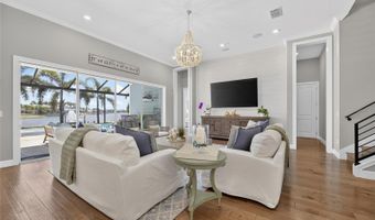 825 MANNS HARBOR Dr, Apollo Beach, FL 33572