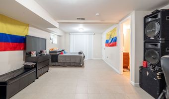 50-52 Knollwood Dr, Bethel, CT 06801