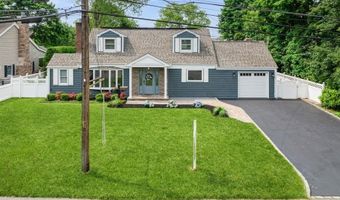 46 Purdy Ln, Amityville, NY 11795