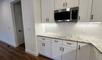 18 Somerset Dr, Appomattox, VA 24522