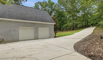 8882 TARA Ln, Auburn, AL 36830