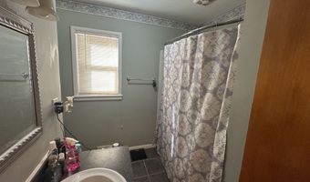124 Canterbury Ct, Anderson, IN 46012