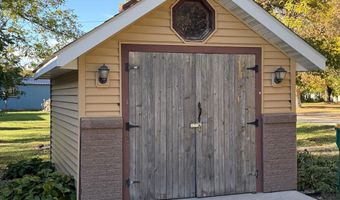 146 Washington Ave, Alden, MN 56009