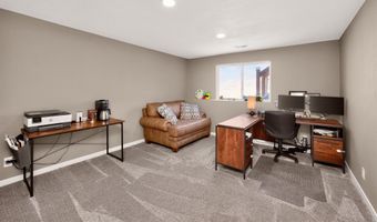 2113 NW Linwood Ct, Ankeny, IA 50023