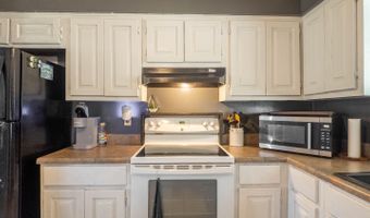 838 Indian Trl, Ash Flat, AR 72513