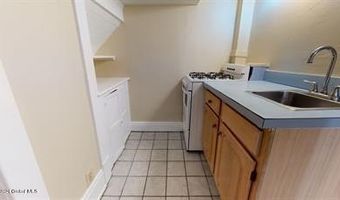 566 Park Ave 1, Albany, NY 12208