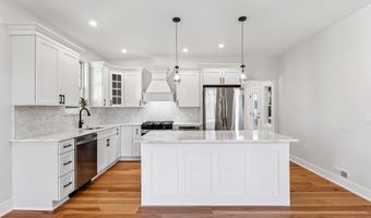515 Sandalwood Rd, Villas, NJ 08251