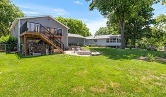 303 Oakfield Dr, Ballwin, MO 63021