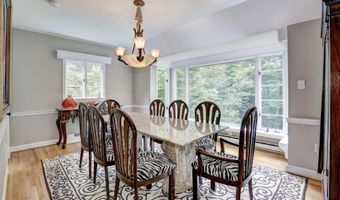 5204 WESTWOOD Dr, Bethesda, MD 20816