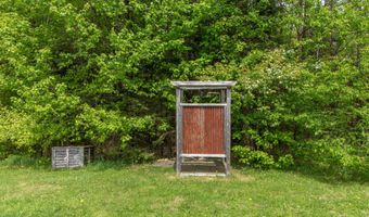 29 Dashney Rd, Burke, VT 05832