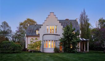 14 Leroy Ave, Newport, RI 02840
