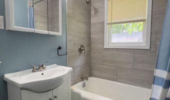 100 N AUSTIN Ave, Abingdon, IL 61410