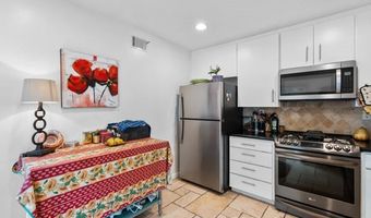 27556 Rondell St, Agoura Hills, CA 91301