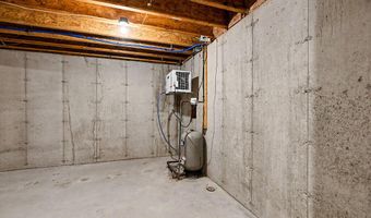25 Lake Grove Ln, Auburn, ME 04210