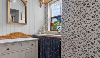 104 Front St, Belfast, ME 04915