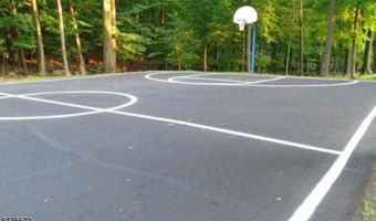 61 Lakeside Dr NW, Alloway, NJ 07461