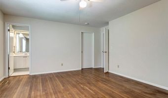 501 Clayworth Dr, Ballwin, MO 63011