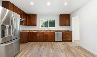 220 E Kalmia St, Fallbrook, CA 92028