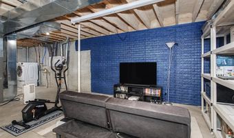 2517 Clayton Dr, Ames, IA 50010