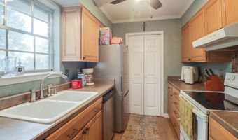 827 Carolee Cir, Biloxi, MS 39532