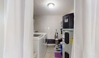5 Crawford Dr, Bath, ME 04530