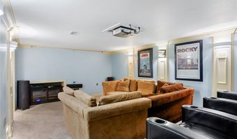 884 Village Brook Ct, Ballwin, MO 63021