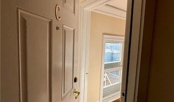 22 Mount Vernon St C, Newport, RI 02840