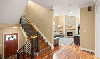 4226 40TH St N, Arlington, VA 22207