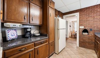 916 Audubon Pkwy, Audubon Park, KY 40213