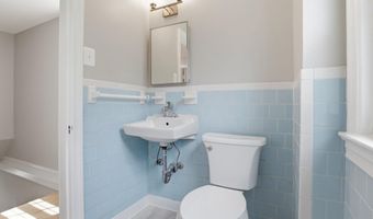 934 N LONGFELLOW St, Arlington, VA 22205