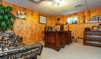 9 Wilshire Ln, Cranston, RI 02921
