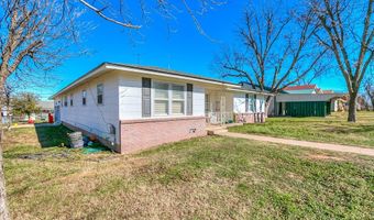 906 6th St, Ballinger, TX 76821