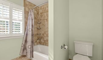 7421 BEVERLY MANOR Dr, Annandale, VA 22003