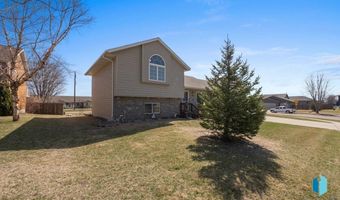 220 S Augusta Ave, Brandon, SD 57005